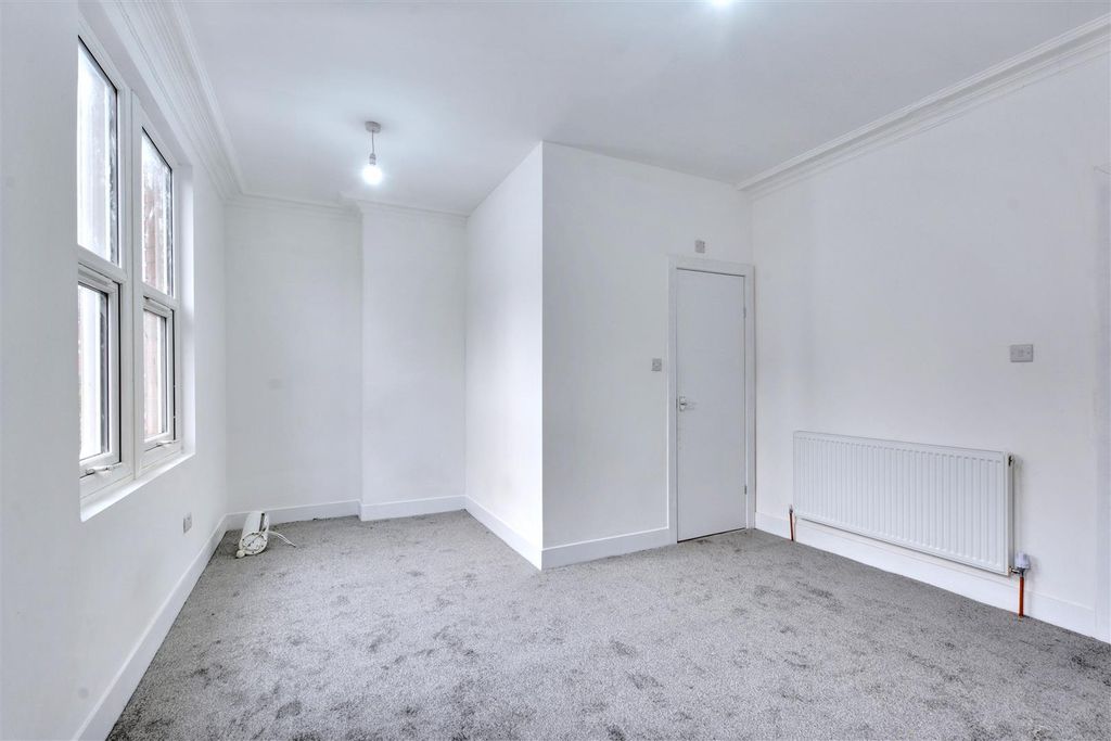 Property photo 3 of 12 11. Bedroom Three 1.Jpg