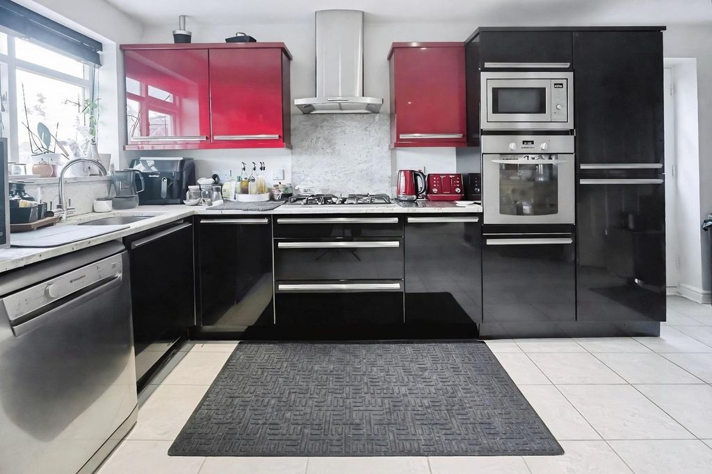 Property photo 3 of 10 Coopers Estate Agents