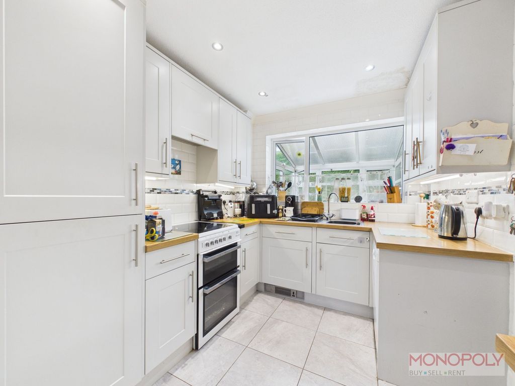 Property photo 3 of 28