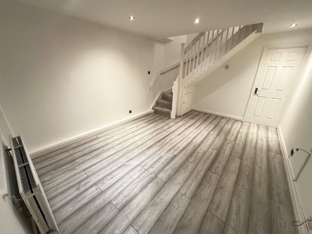 Property photo 2 of 9 4797841