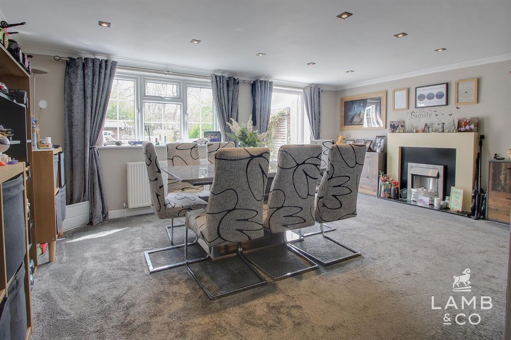 Property photo 3 of 28 Sitting/Dining Room