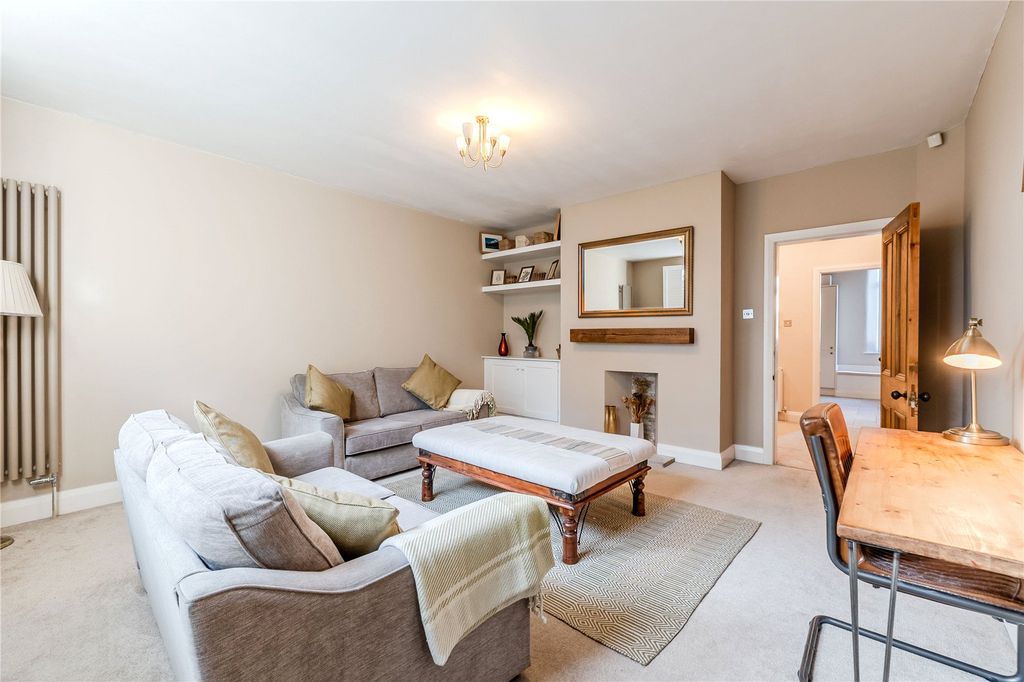 Property photo 2 of 18 Picture No. 30