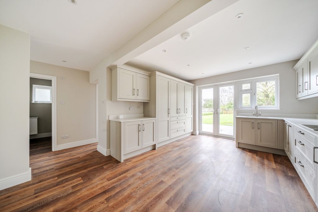 Property photo 3 of 33