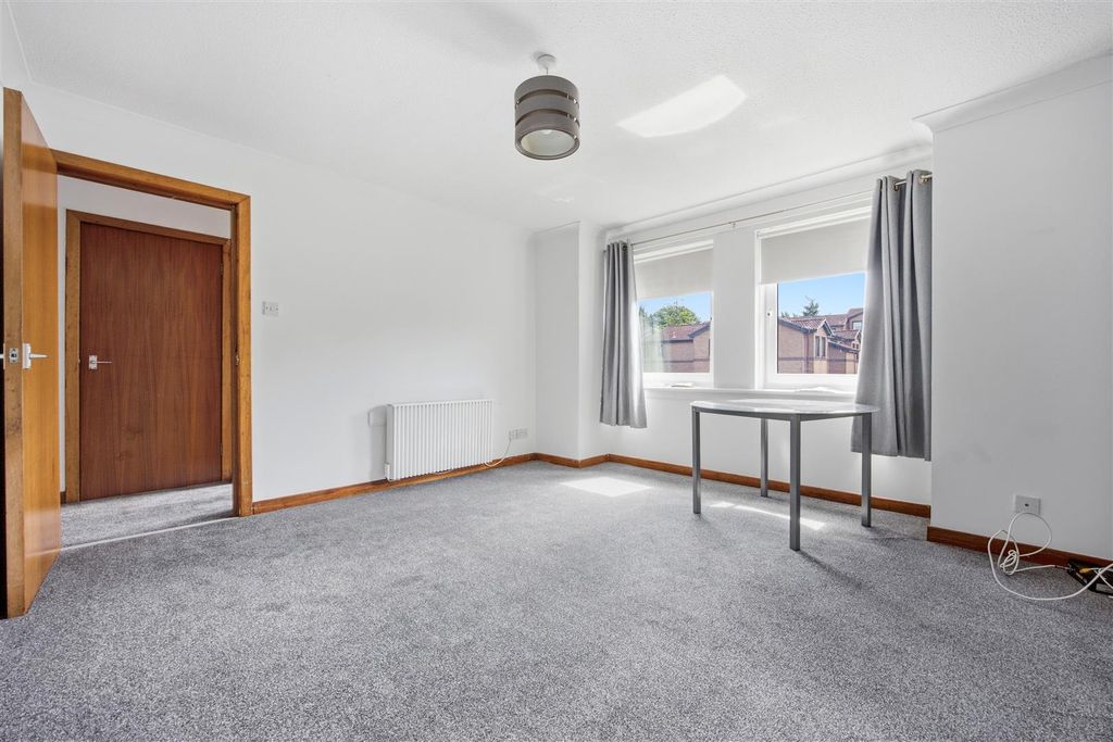 Property photo 3 of 10 04-22_Campsie_Court_Kirkiktilloch_004.Jpg