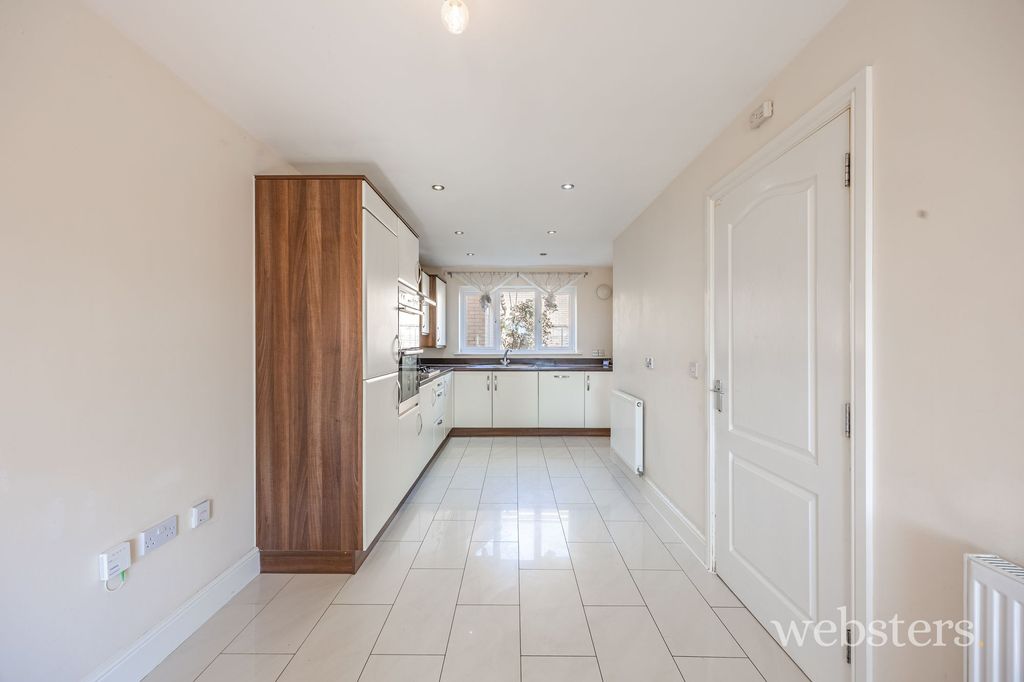 Property photo 3 of 23