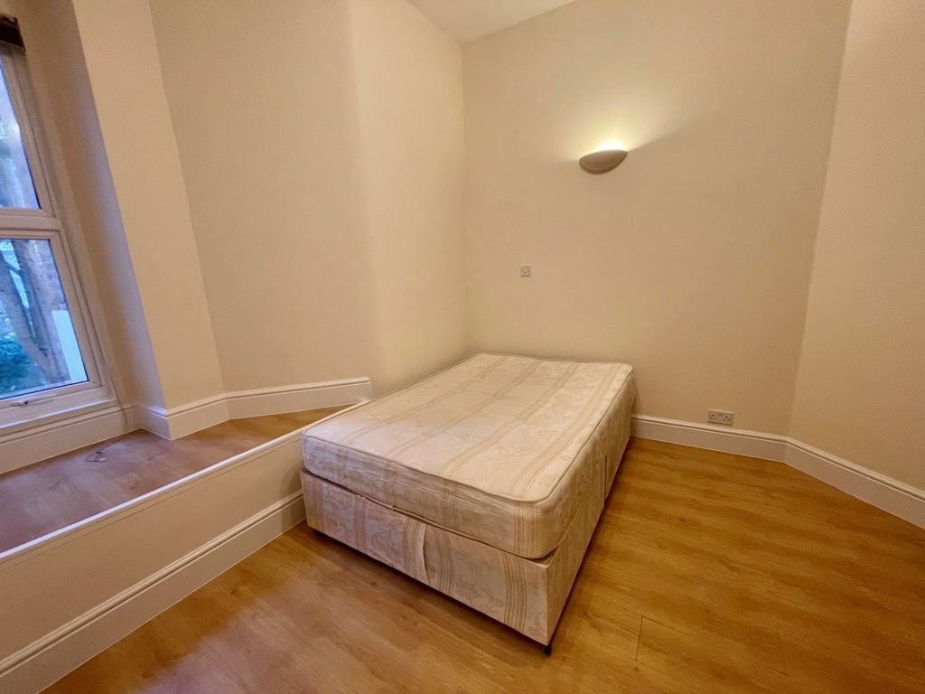 Property photo 3 of 25 Photo 6