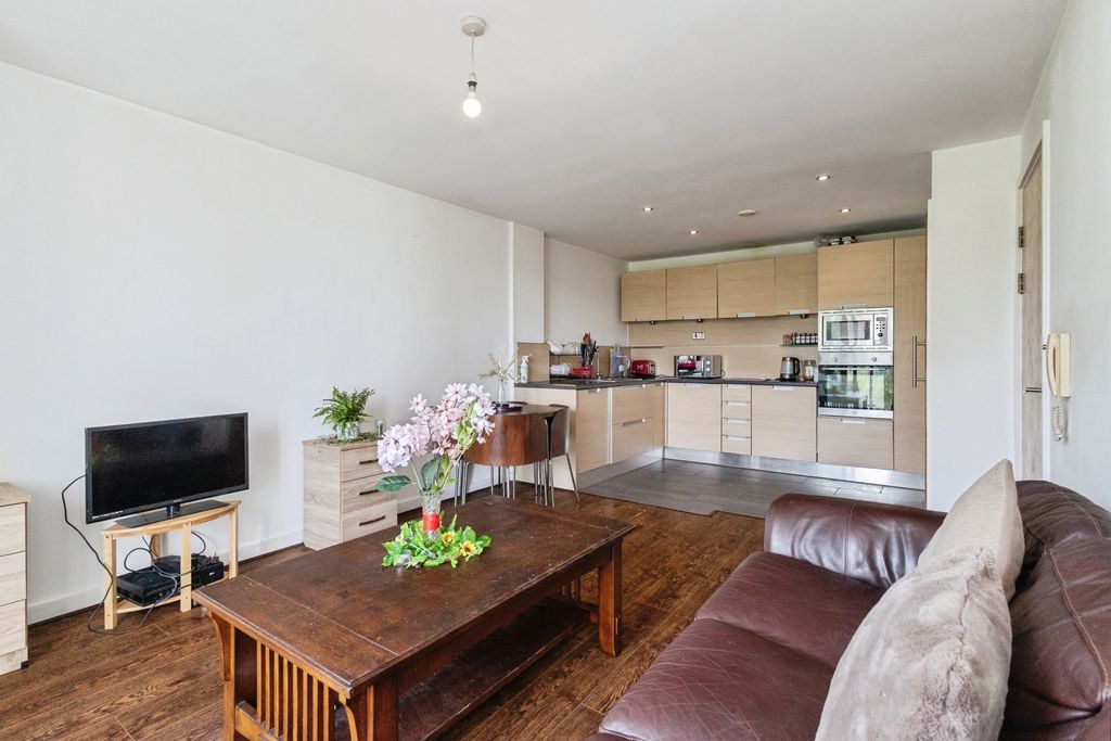 Property photo 2 of 14 Pbox-Img.Jpg
