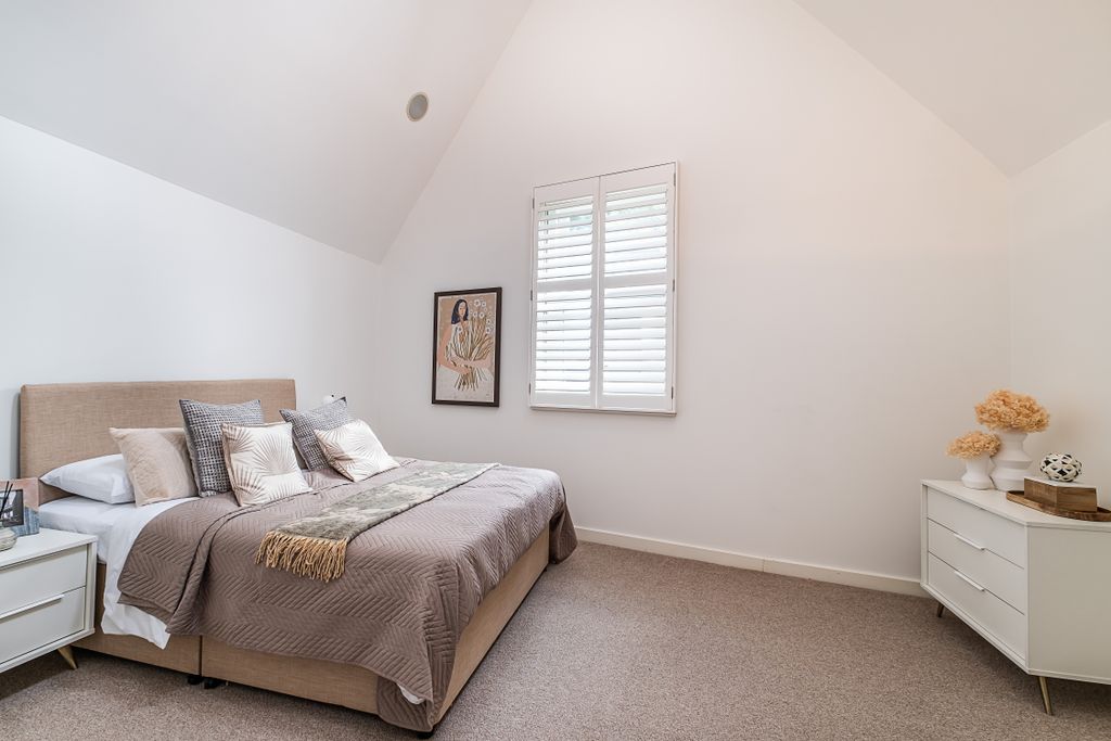 Additional image 14 of 4 bed flat for sale85 Petersham Road, Richmond TW10