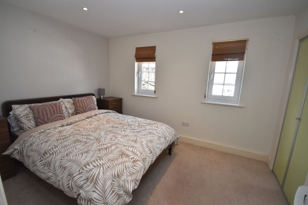 Property photo 3 of 11 Bedroom One