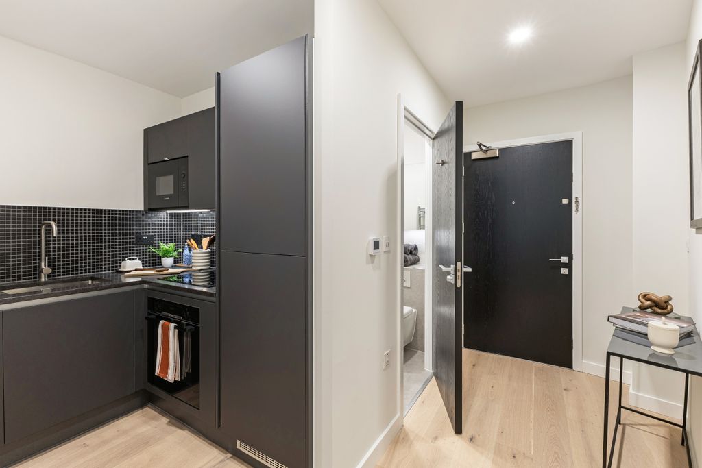 Property photo 3 of 18