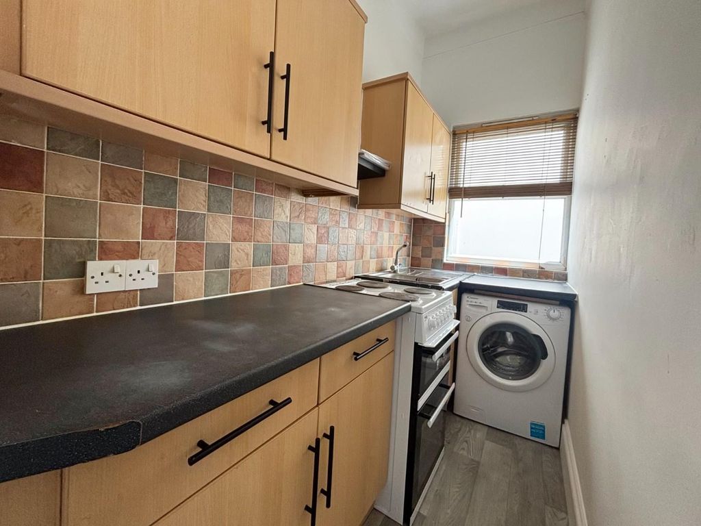 Property photo 3 of 5 Kitchen