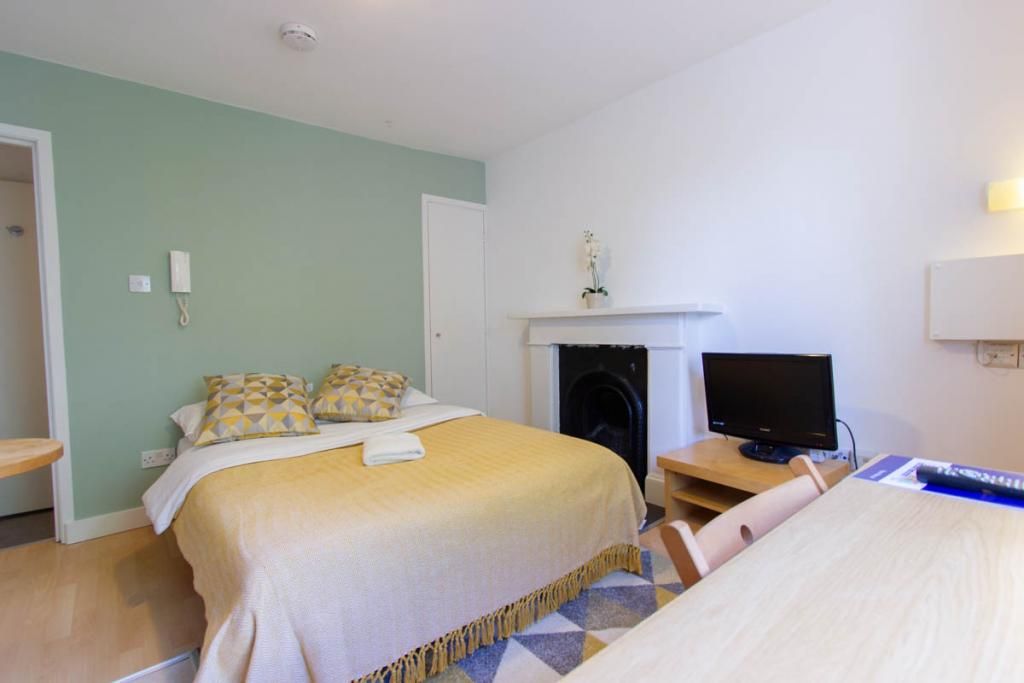 Property photo 1 of 7 Studio To Rent