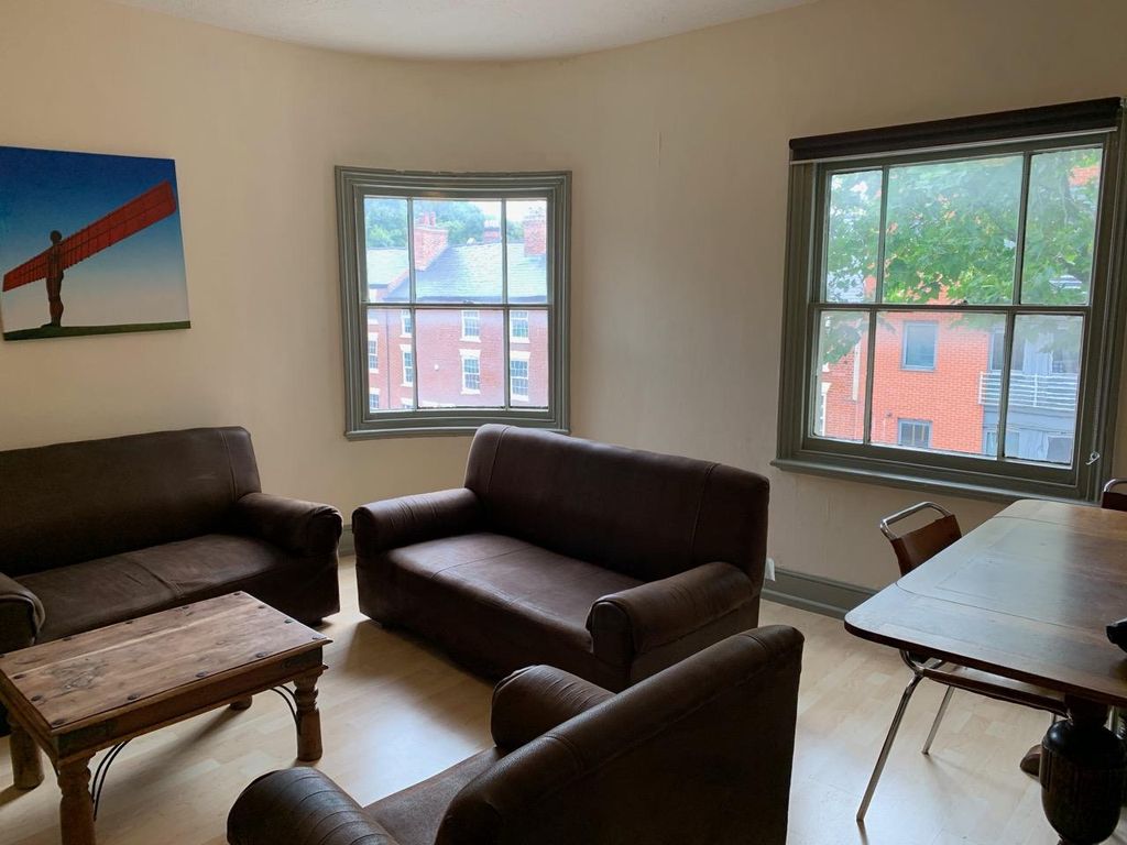 Property photo 2 of 7 Lounge.Jpg