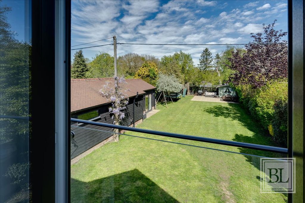 Property photo 2 of 33