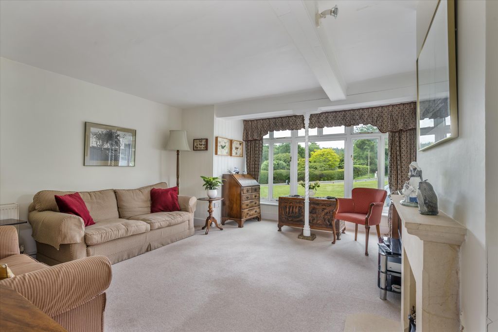 Property photo 2 of 18 Image