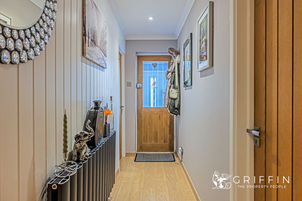 Property photo 3 of 31 Hallway