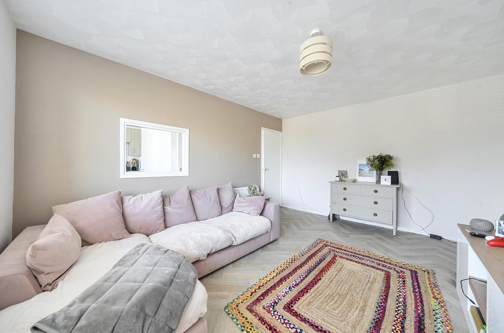 Property photo 2 of 15 1438968-7-69d64A1030F77.Jpg