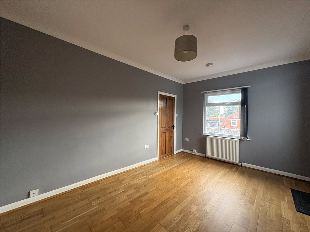 Property photo 3 of 10 Picture No. 14
