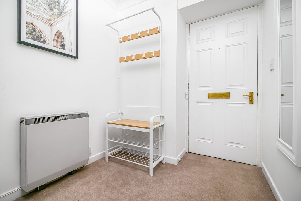 Additional image 6 of 2 bed property for saleElmwood Court, High Street, Baldock SG7