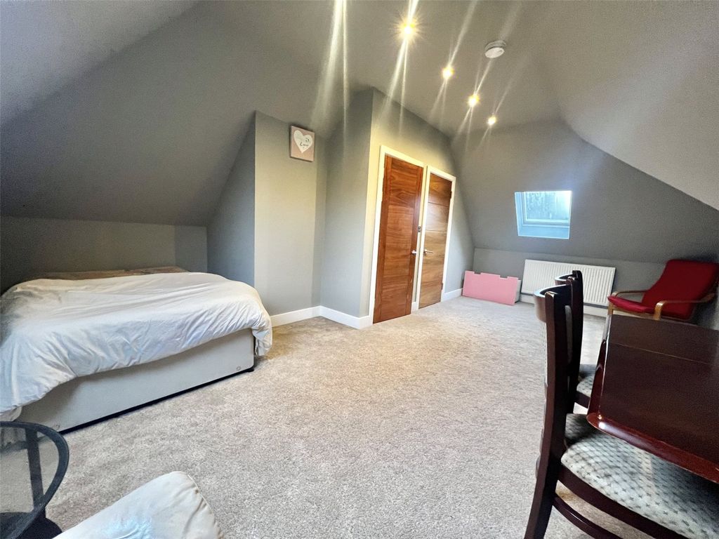 Property photo 3 of 9 Picture No. 06