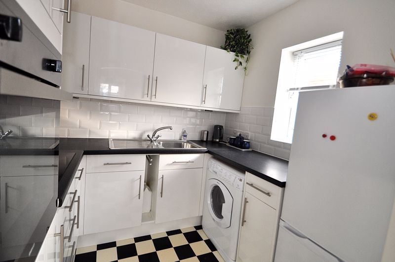 Property photo 2 of 11 Photo 8