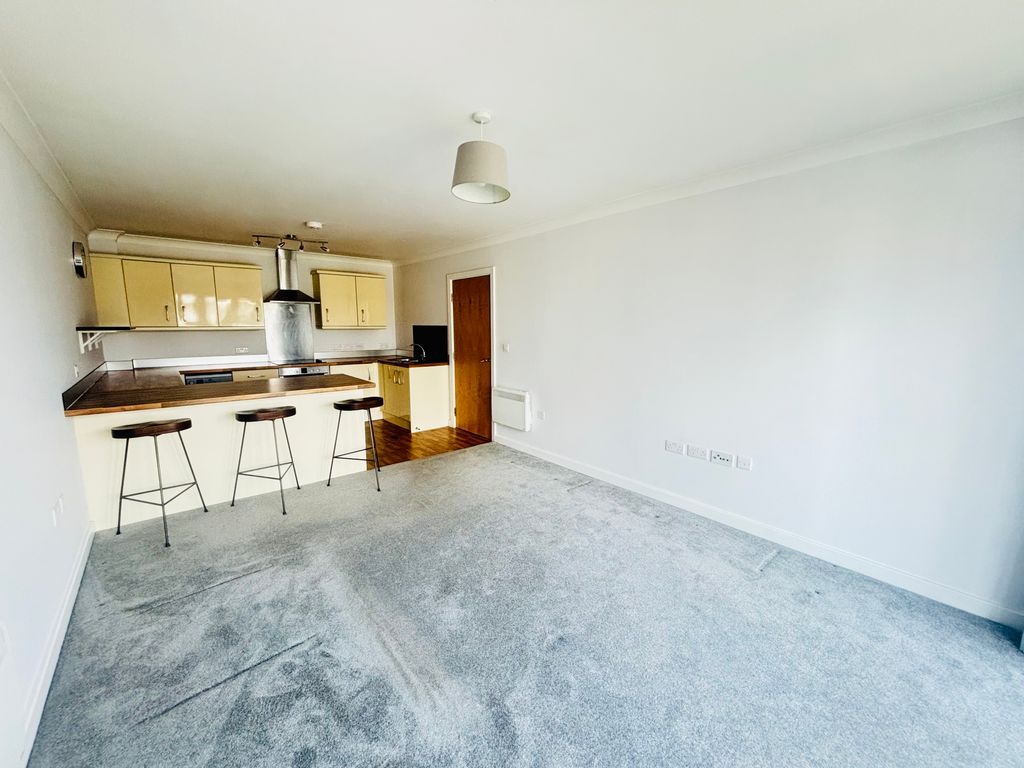Property photo 3 of 21