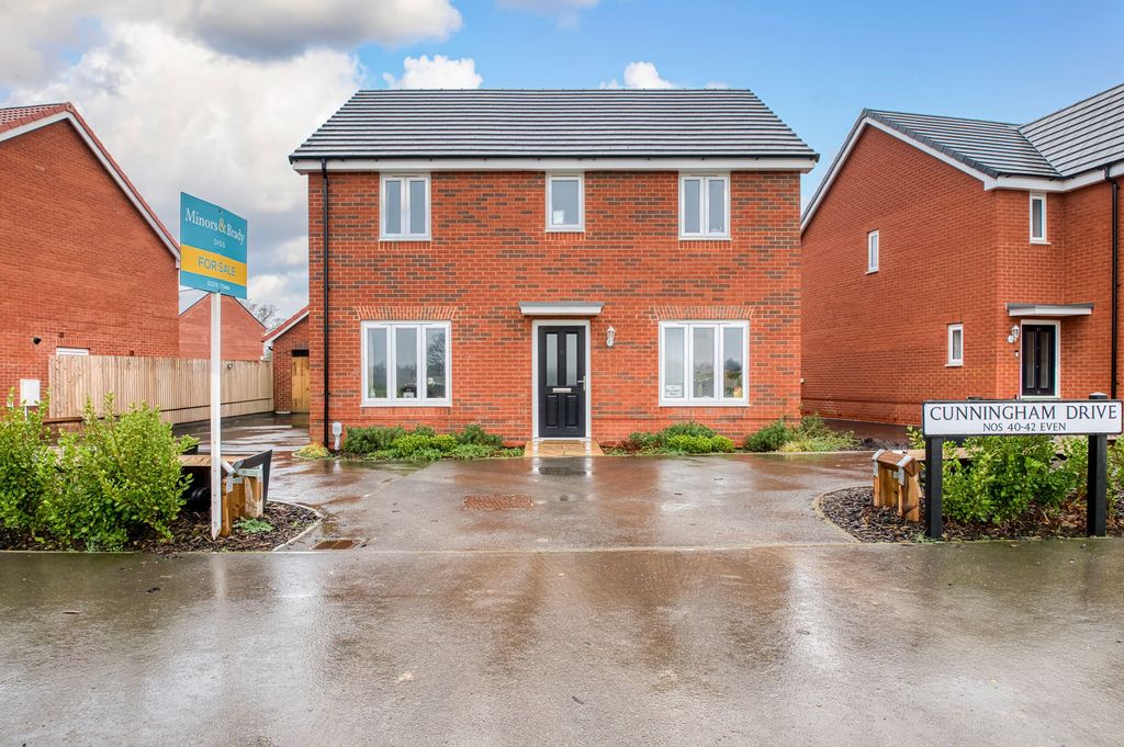 Property photo 1 of 21