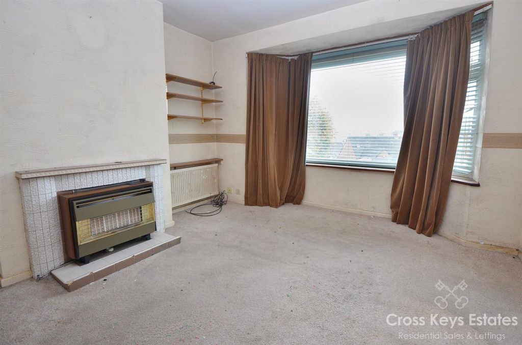 Property photo 3 of 17 Sitting Room