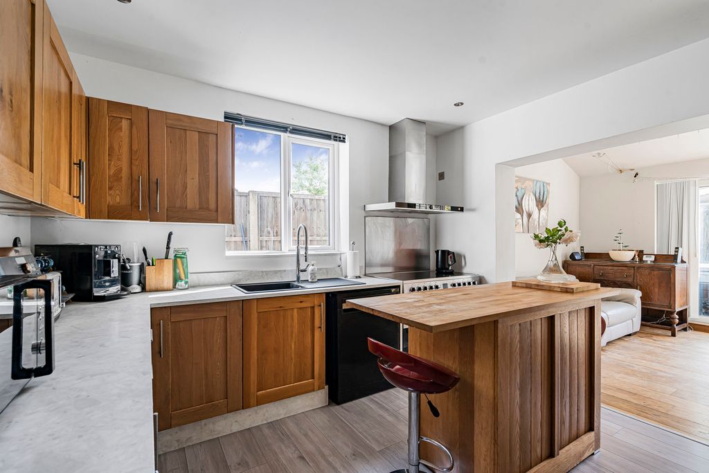 Property photo 2 of 15 25_85613