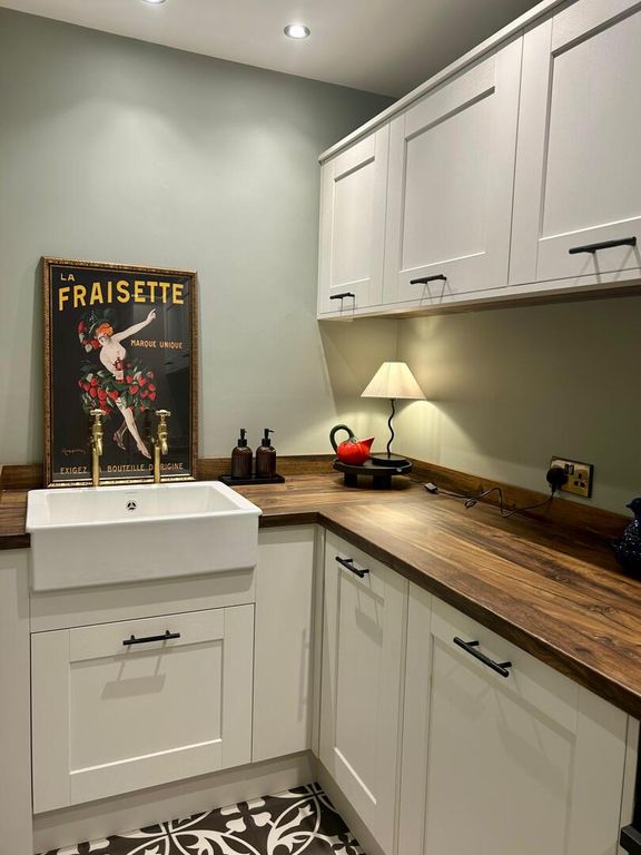 Property photo 2 of 17 Utility Room