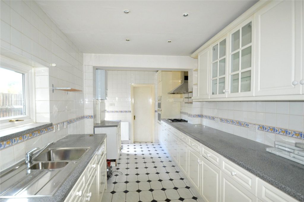 Property photo 3 of 8 Picture No. 06