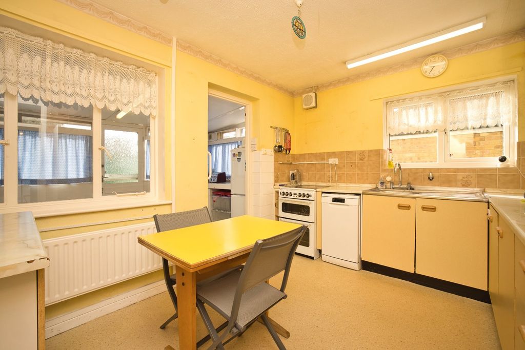 Property photo 3 of 17 Picture 3