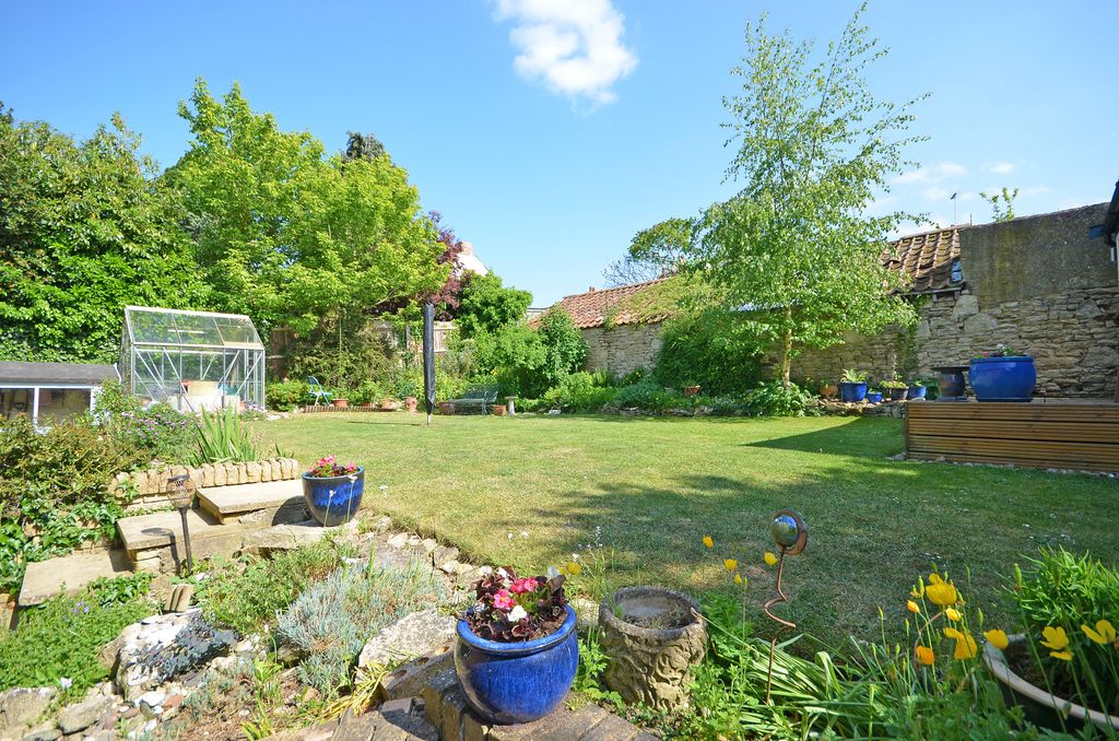 Property photo 3 of 29