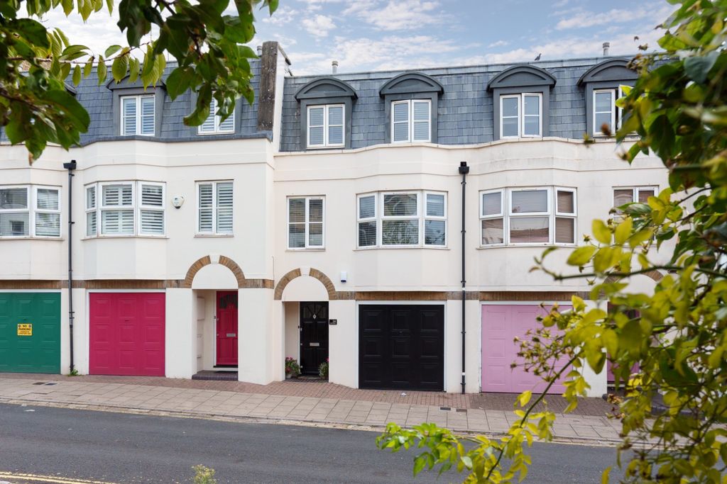 Property photo 1 of 25 4477402