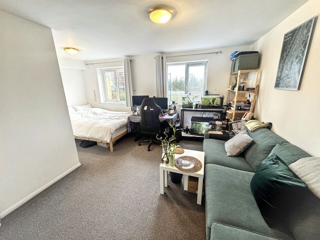 Property photo 3 of 11