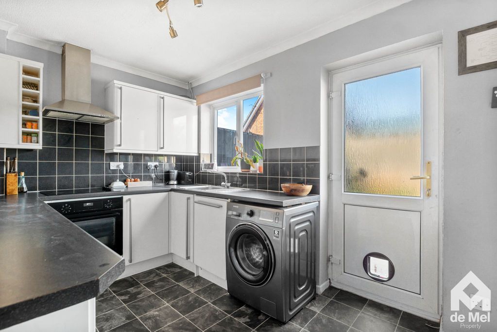 Property photo 3 of 10 Photo 4