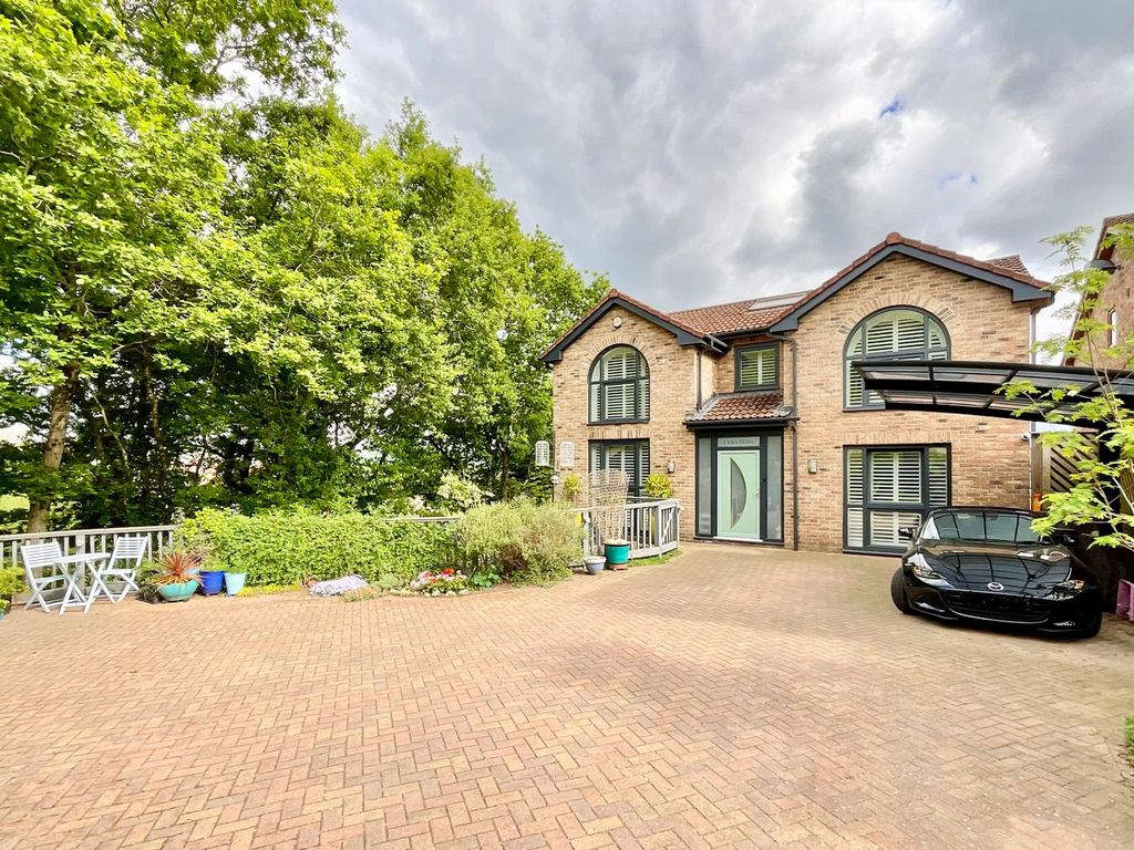 Property photo 1 of 44