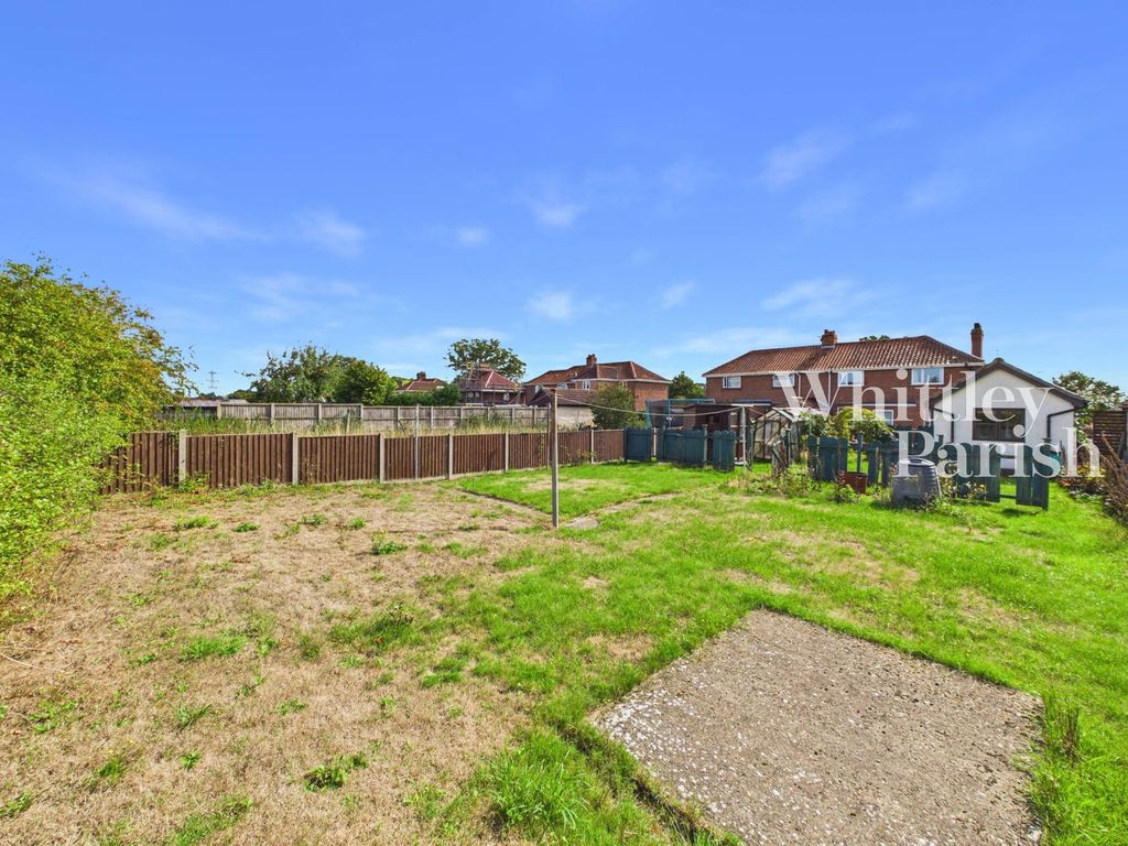Property photo 2 of 21
