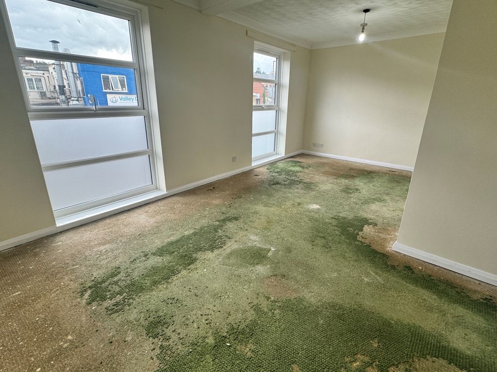 Property photo 3 of 6 Picture No. 05