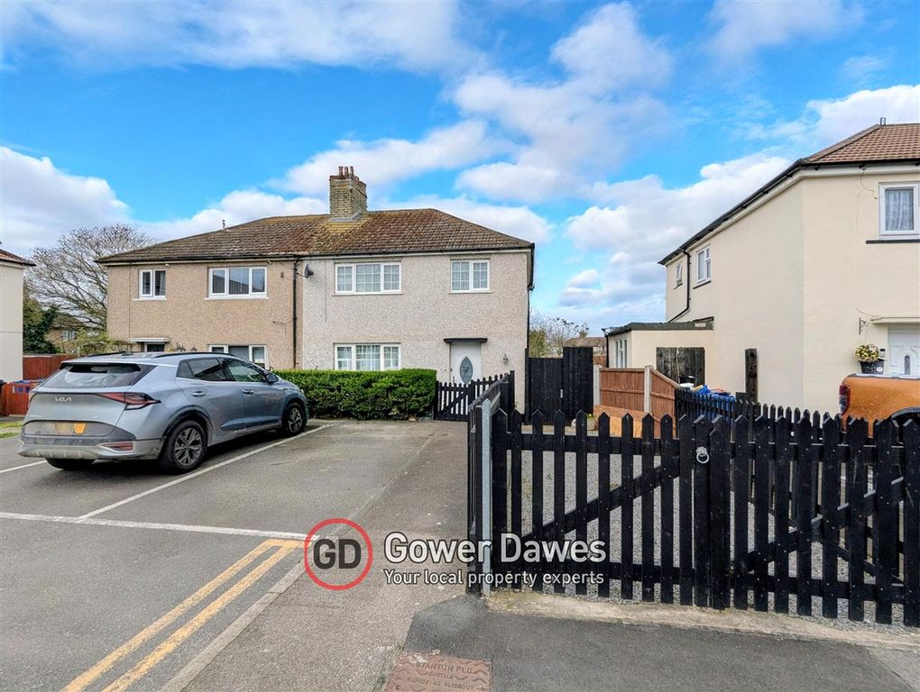 Property photo 2 of 13