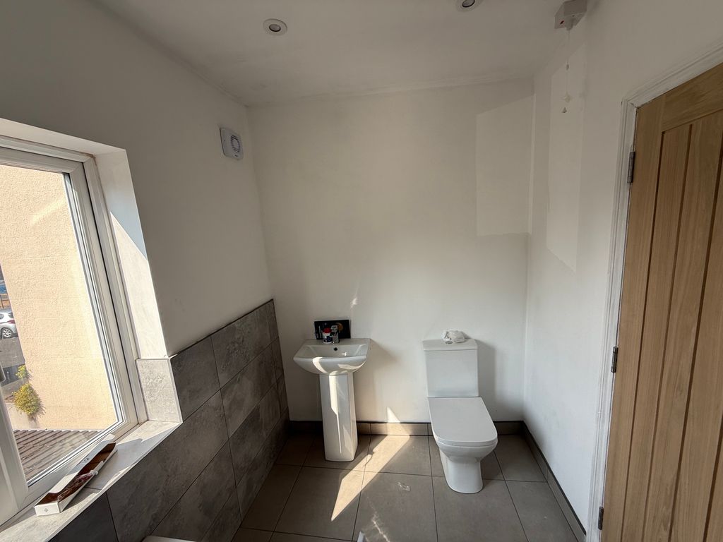 Property photo 2 of 4