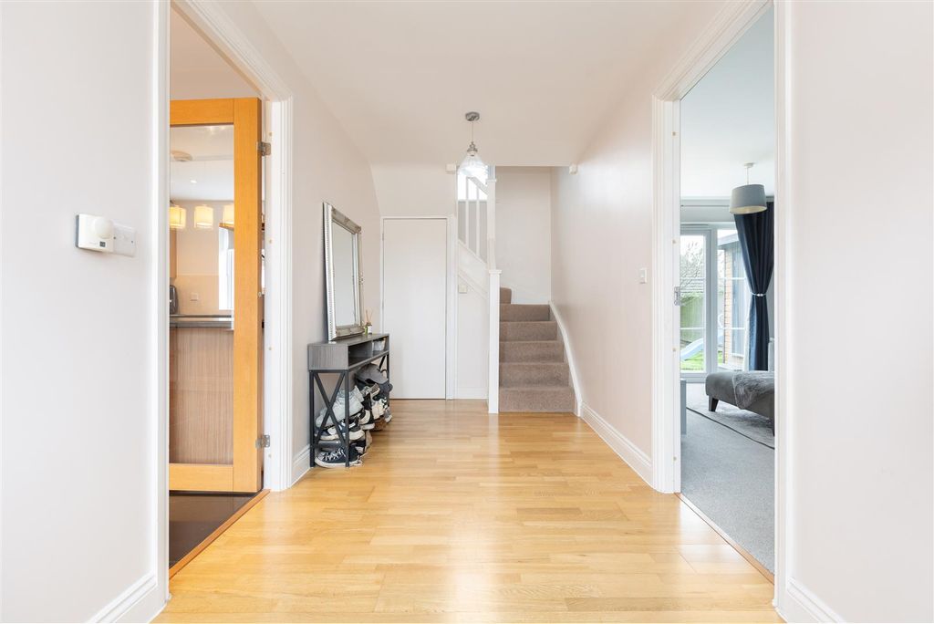 Property photo 2 of 15 5 Little Close-1.Jpg