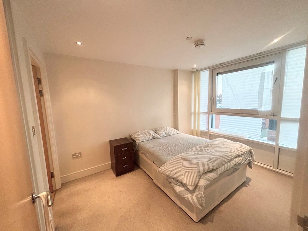 Property photo 3 of 6