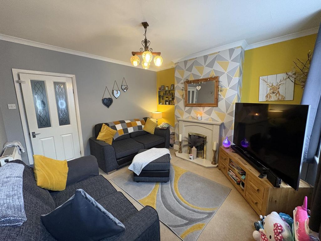 Property photo 2 of 9 Living Room