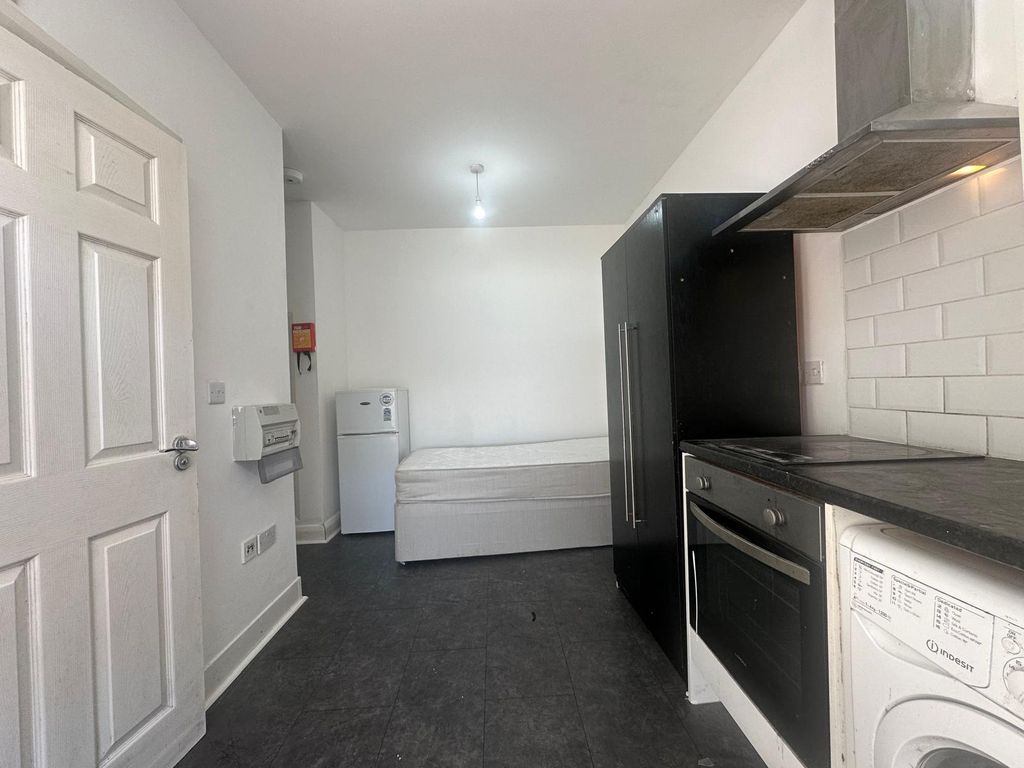 Property photo 3 of 4 Oyqa0625