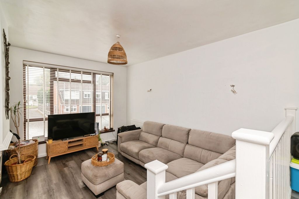 Property photo 3 of 17 Photo