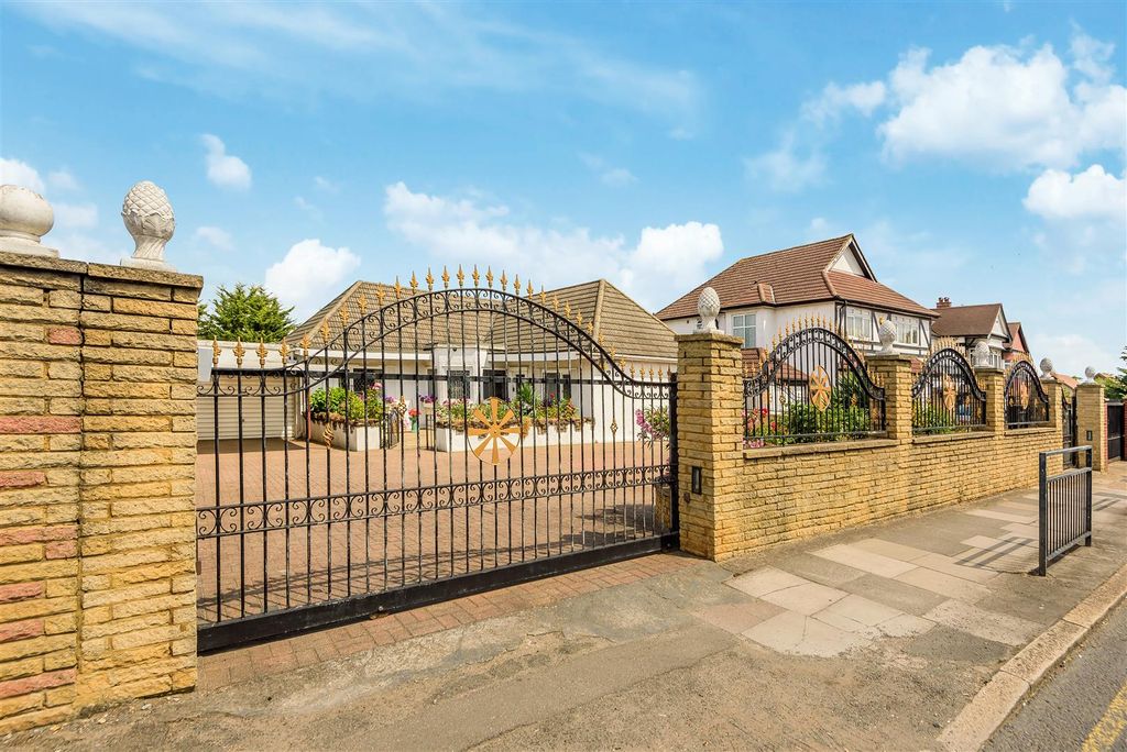 Property photo 2 of 16 Front 2.Jpg