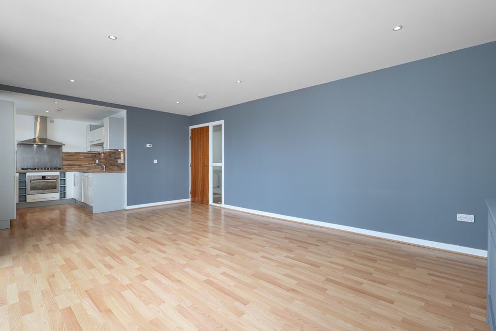 Property photo 3 of 43