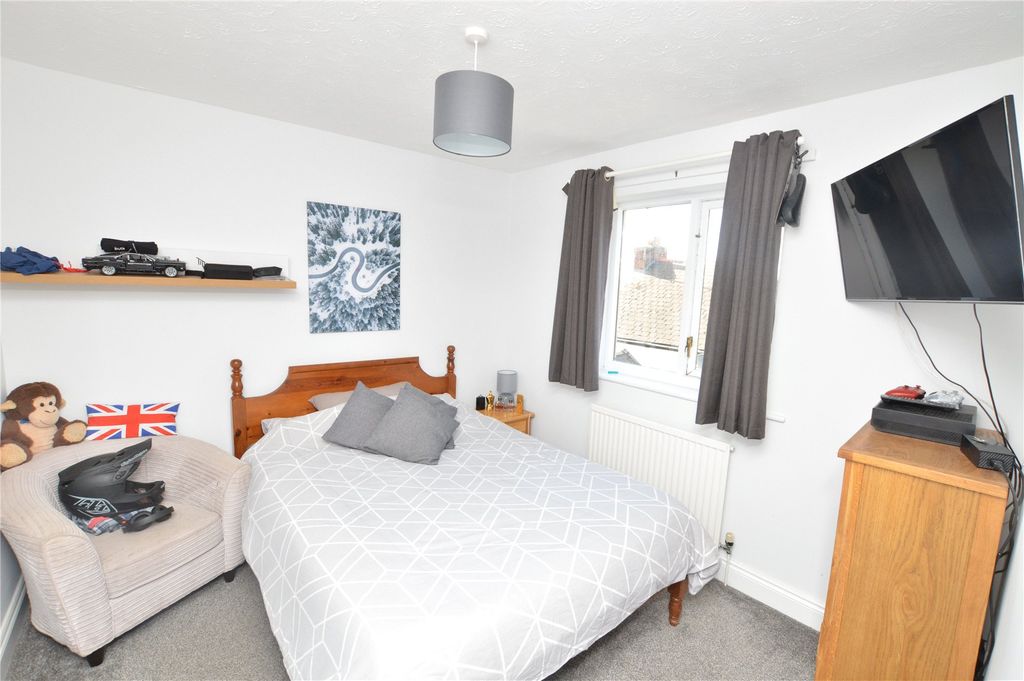 Property photo 2 of 8 2 - Picture No. 01