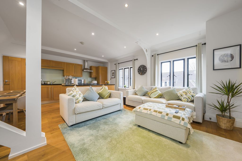 Property photo 2 of 10 Living Area